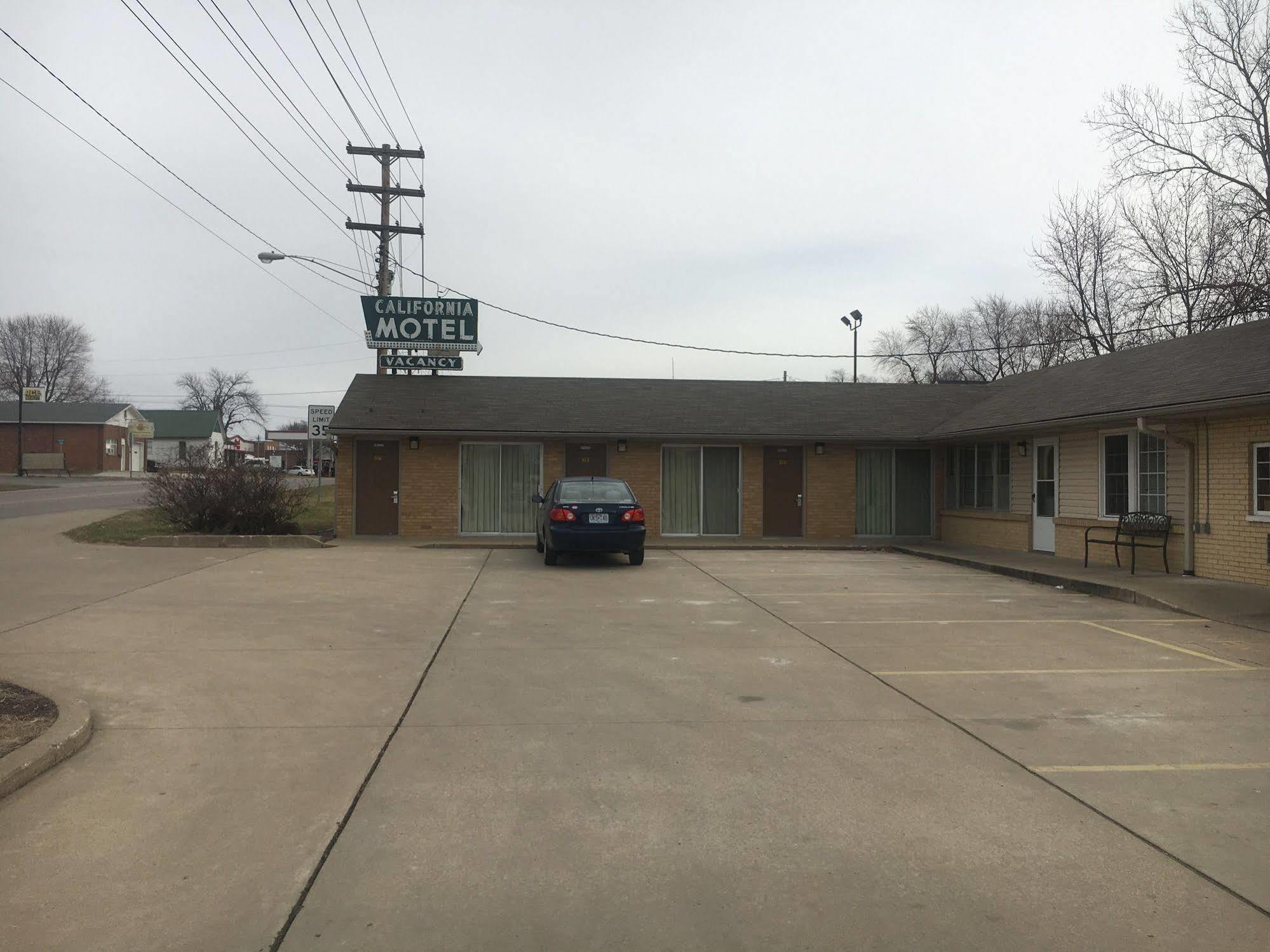 California Motel Exterior photo